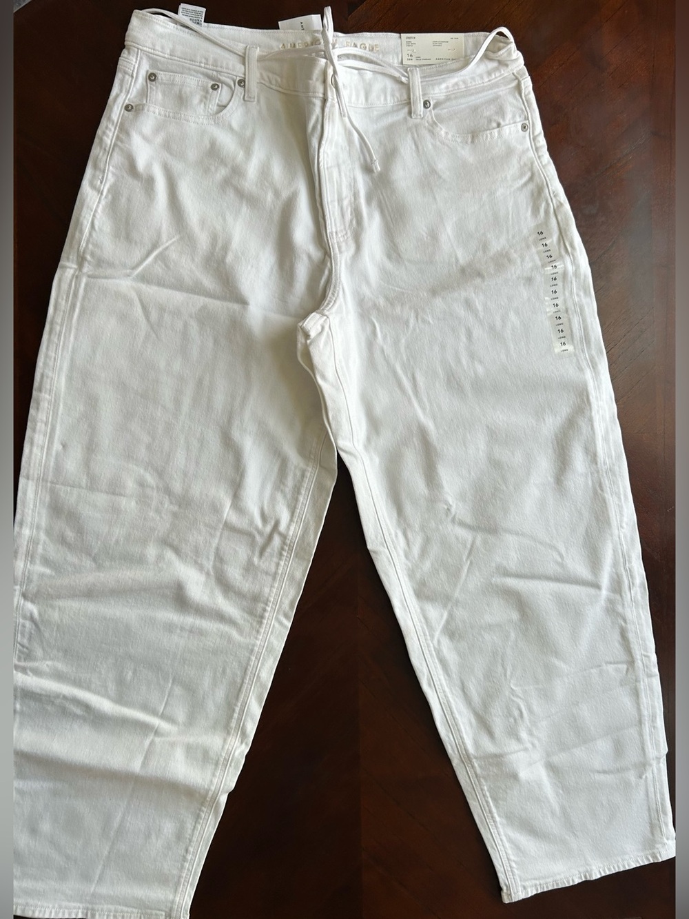 New American Eagle Outfitters Cool White Stretch Jeans size 16